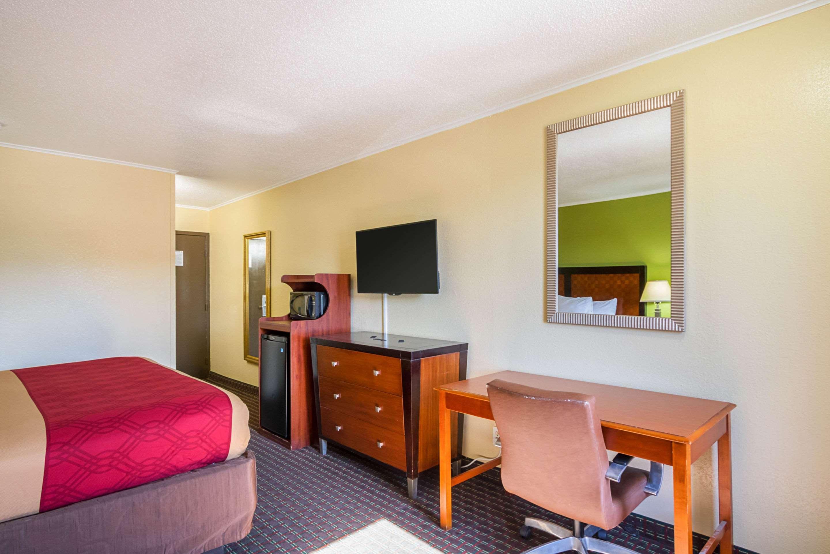 Econo Lodge Garden City Savannah Exterior foto